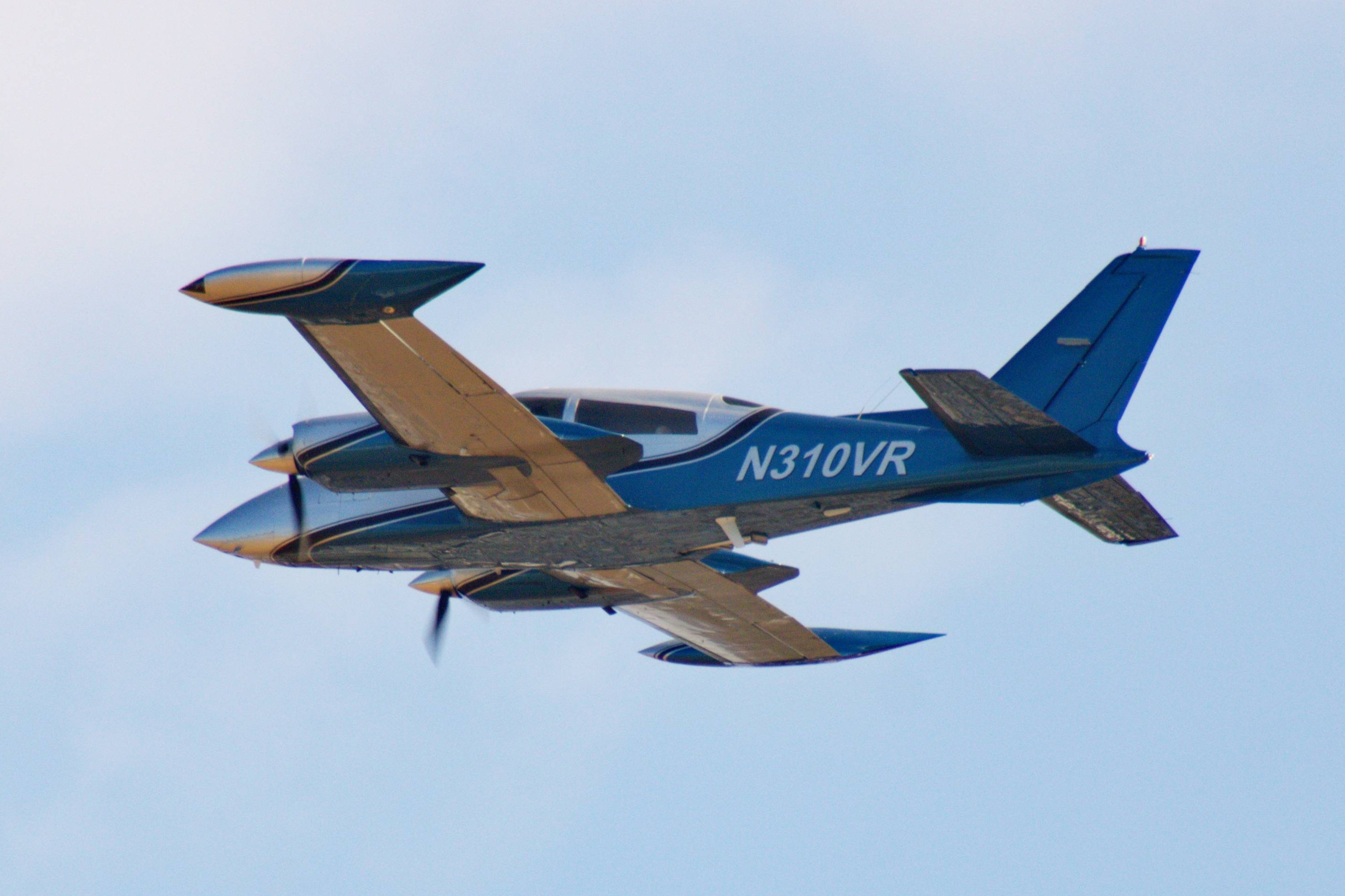 U.S.-registered Cessna 310R N310VR in flight.